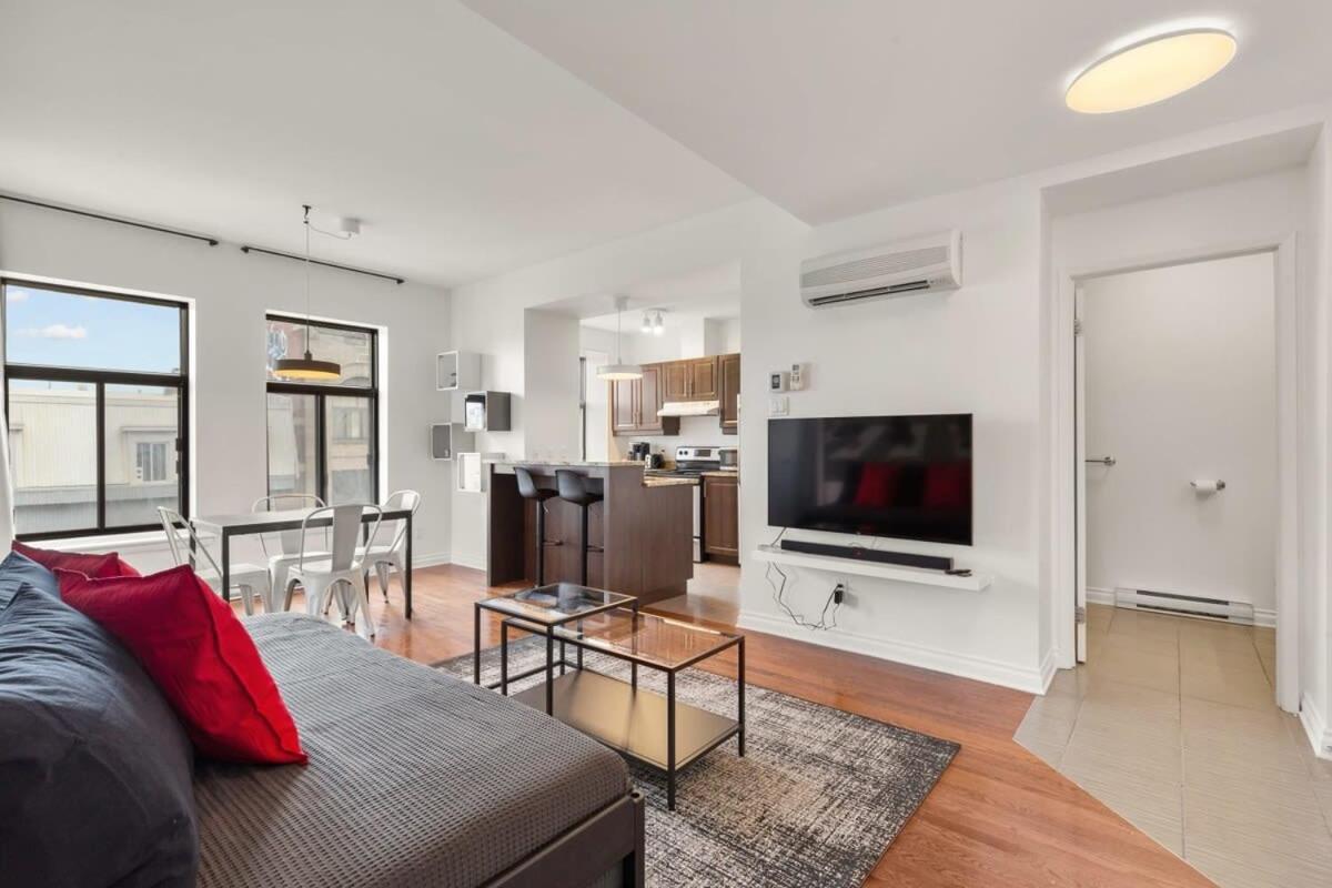 M11 The Lego Suite 2Brsofabed In Prime Location مونتريال المظهر الخارجي الصورة